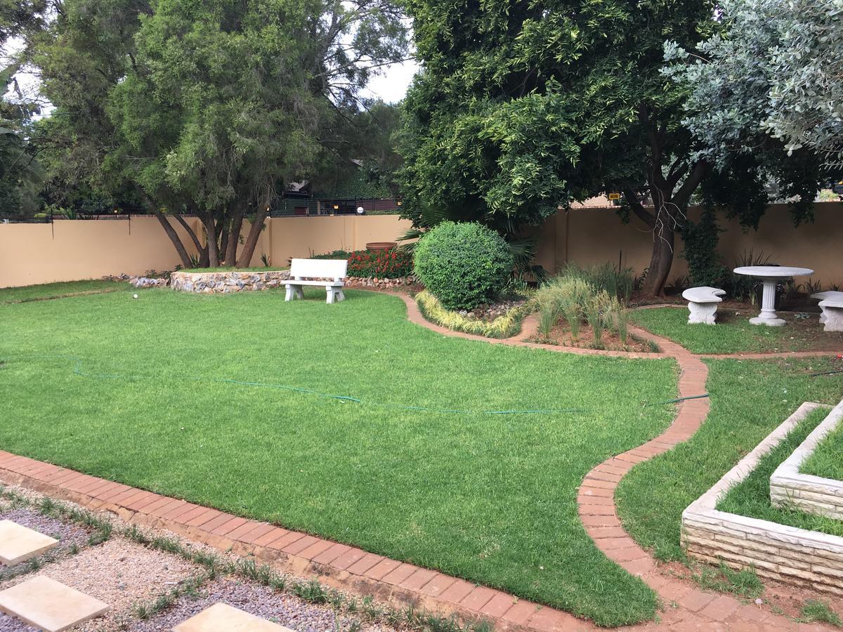 Riverton Manor Centurion Exterior photo